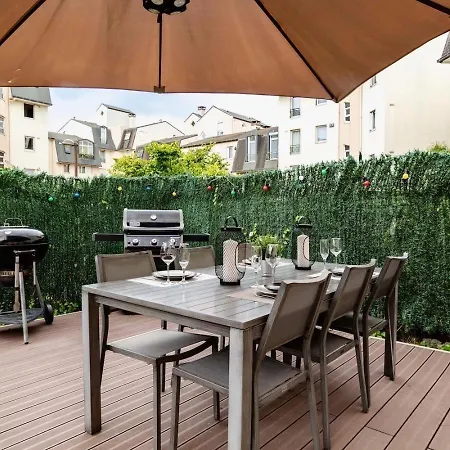 Refuge Avec Jardin, A 6 Minutes A Pied Du Metro L Echat-lovely Retreat With Garden, Located A 6-minute Walk From L Echat Metro Station Apartment Creteil